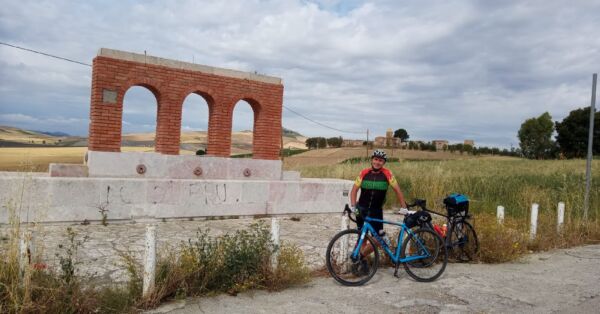 Rural Villages and the Incomplete Railway of the Jato Valley by bike